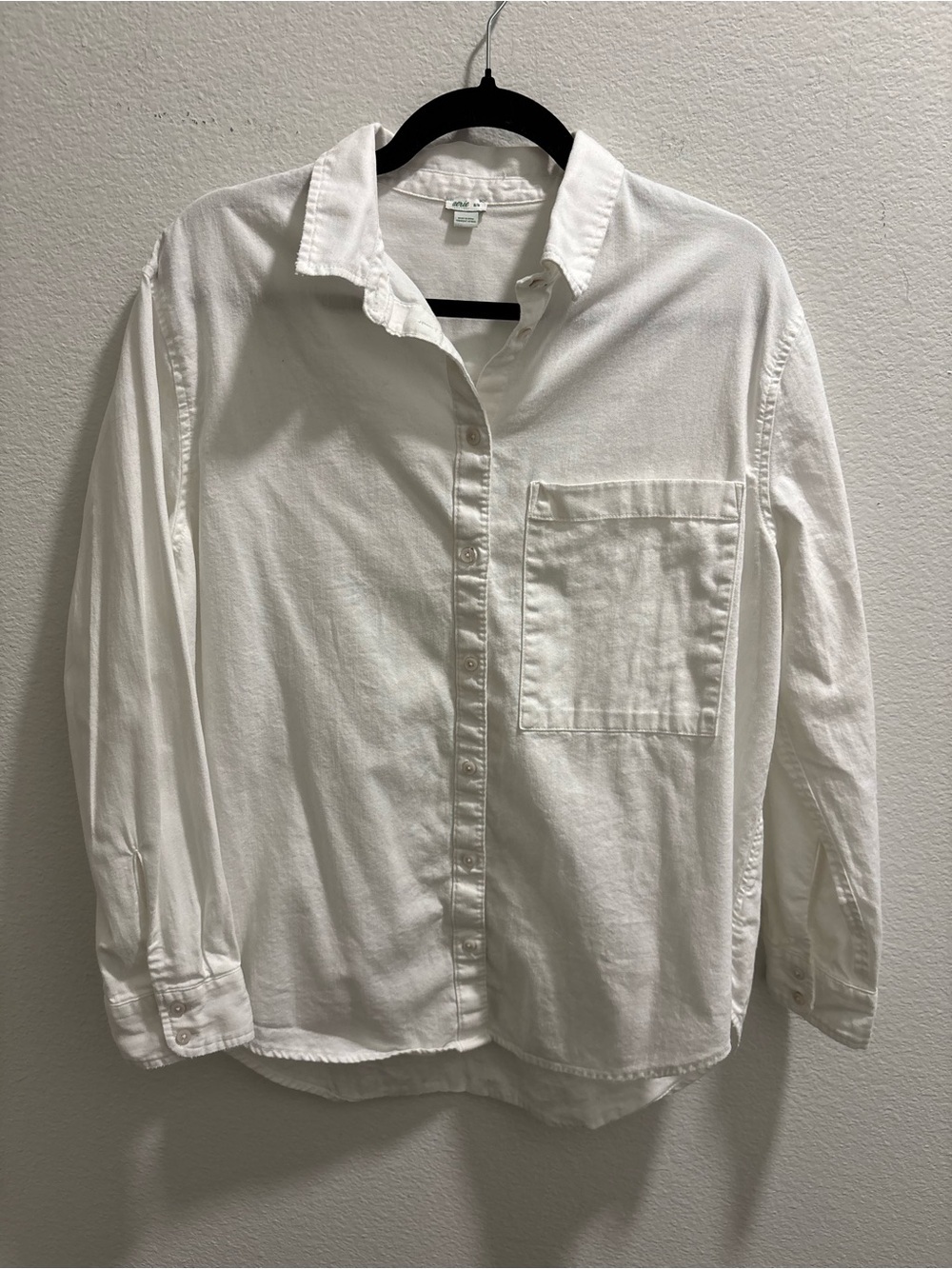Aerie Classic White Button-Up Long Sleeve Shirt, size M